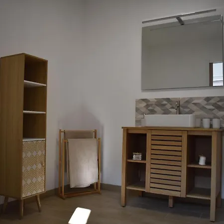 Maison Rénovée Au Calme